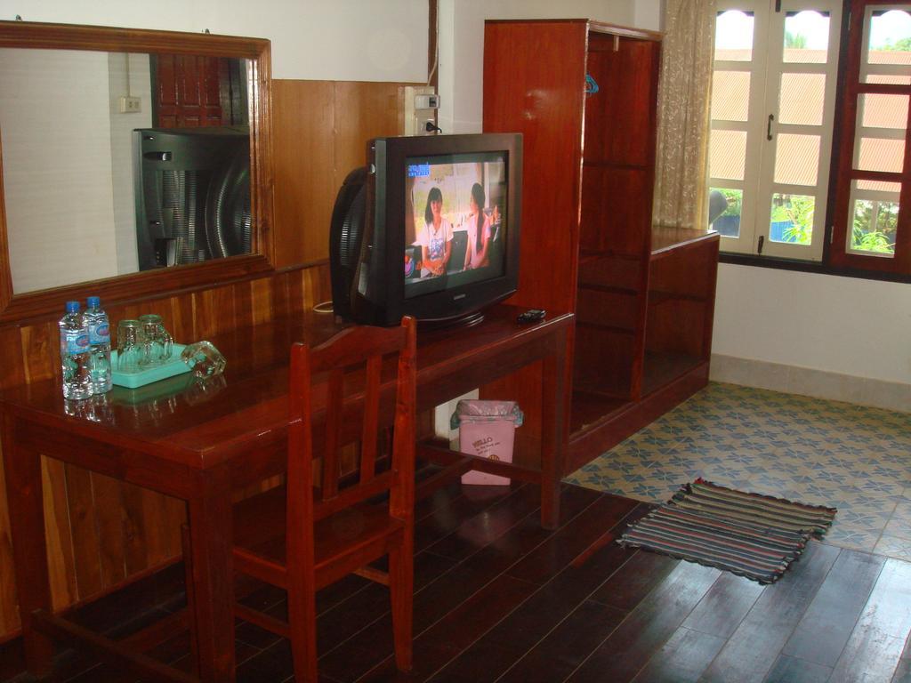 Champa Hotel Pakse Exterior photo
