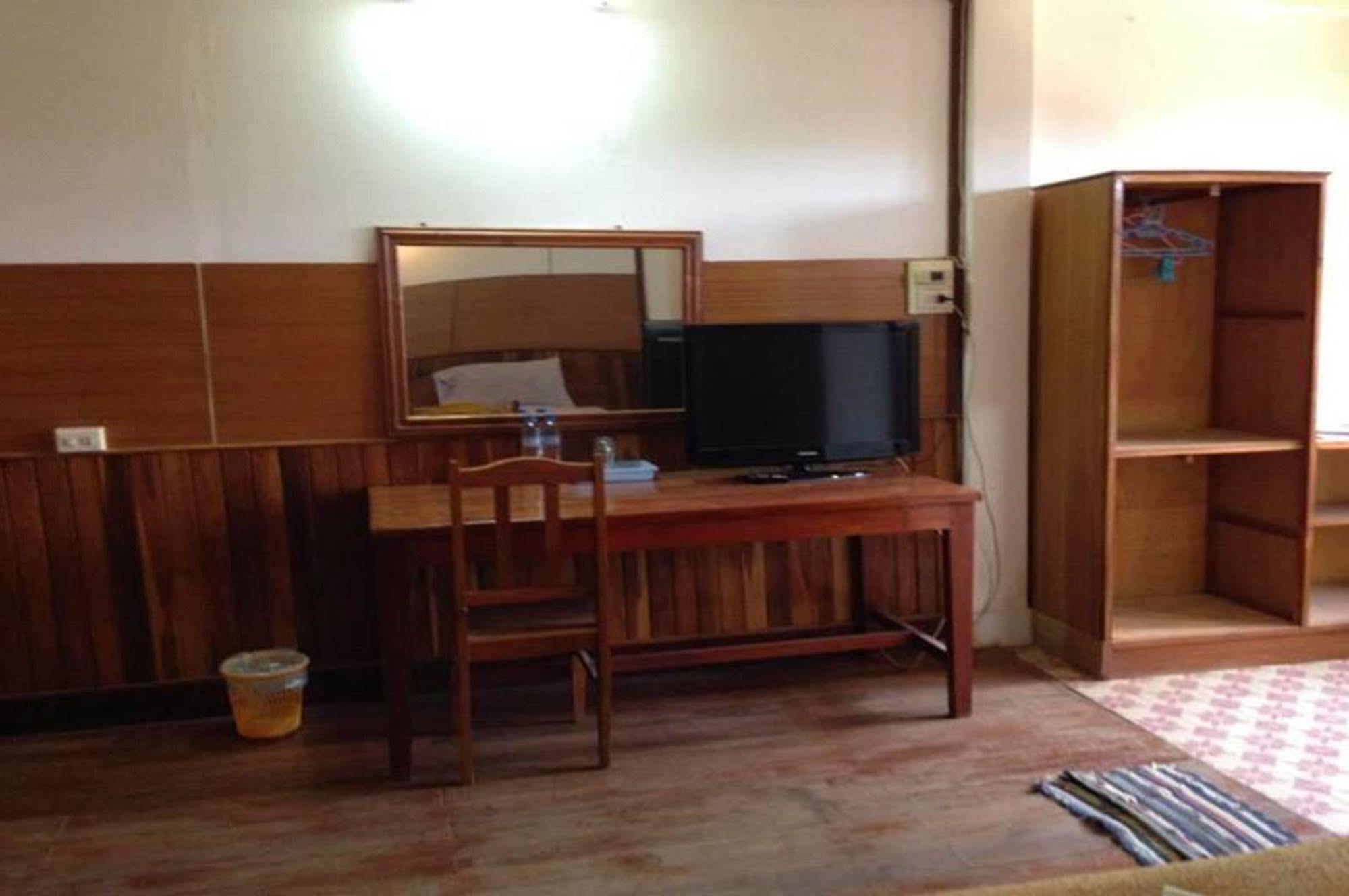 Champa Hotel Pakse Exterior photo