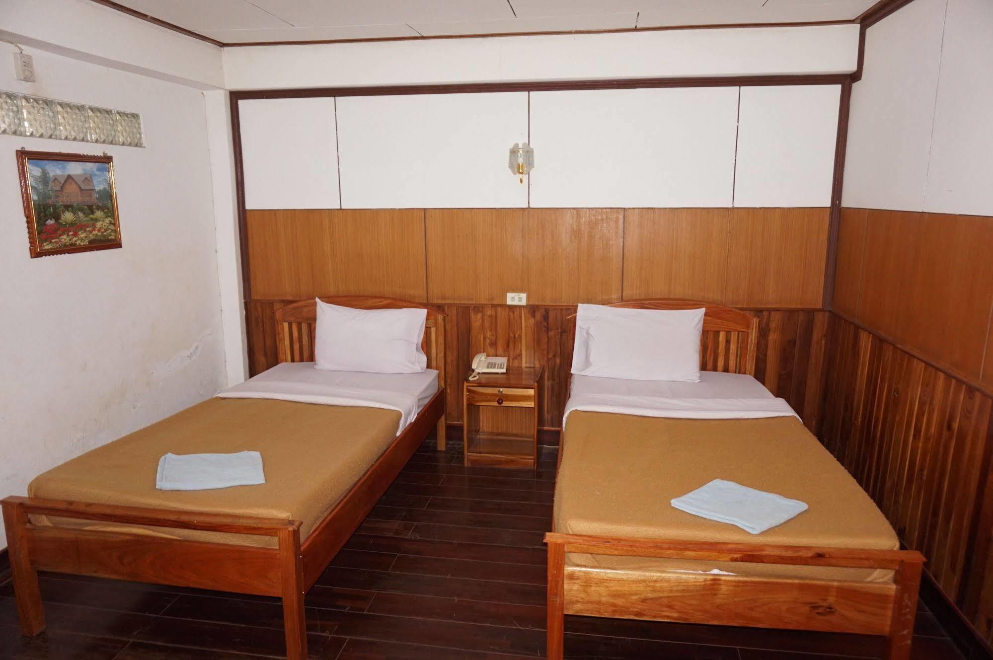 Champa Hotel Pakse Exterior photo