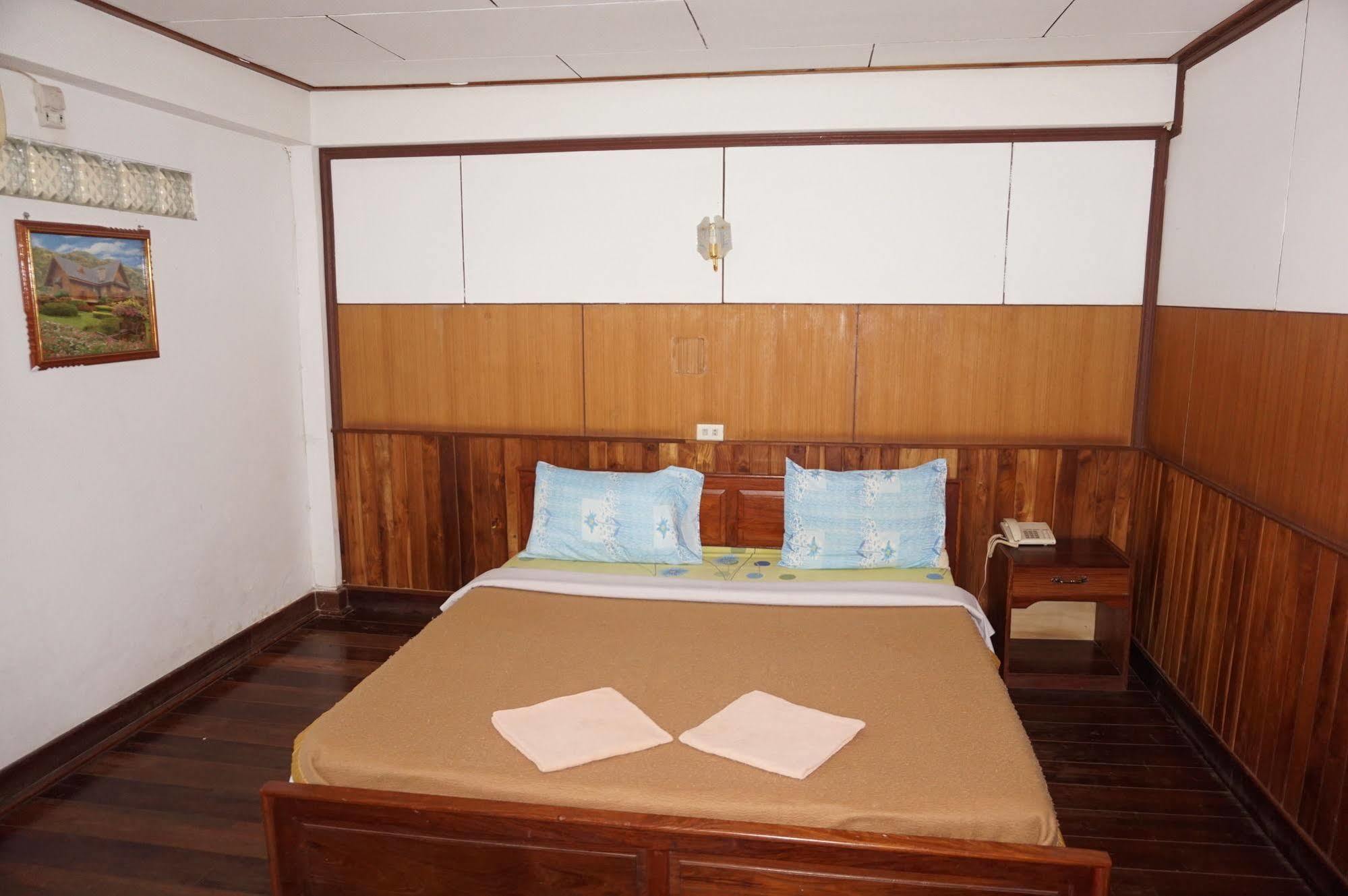 Champa Hotel Pakse Exterior photo