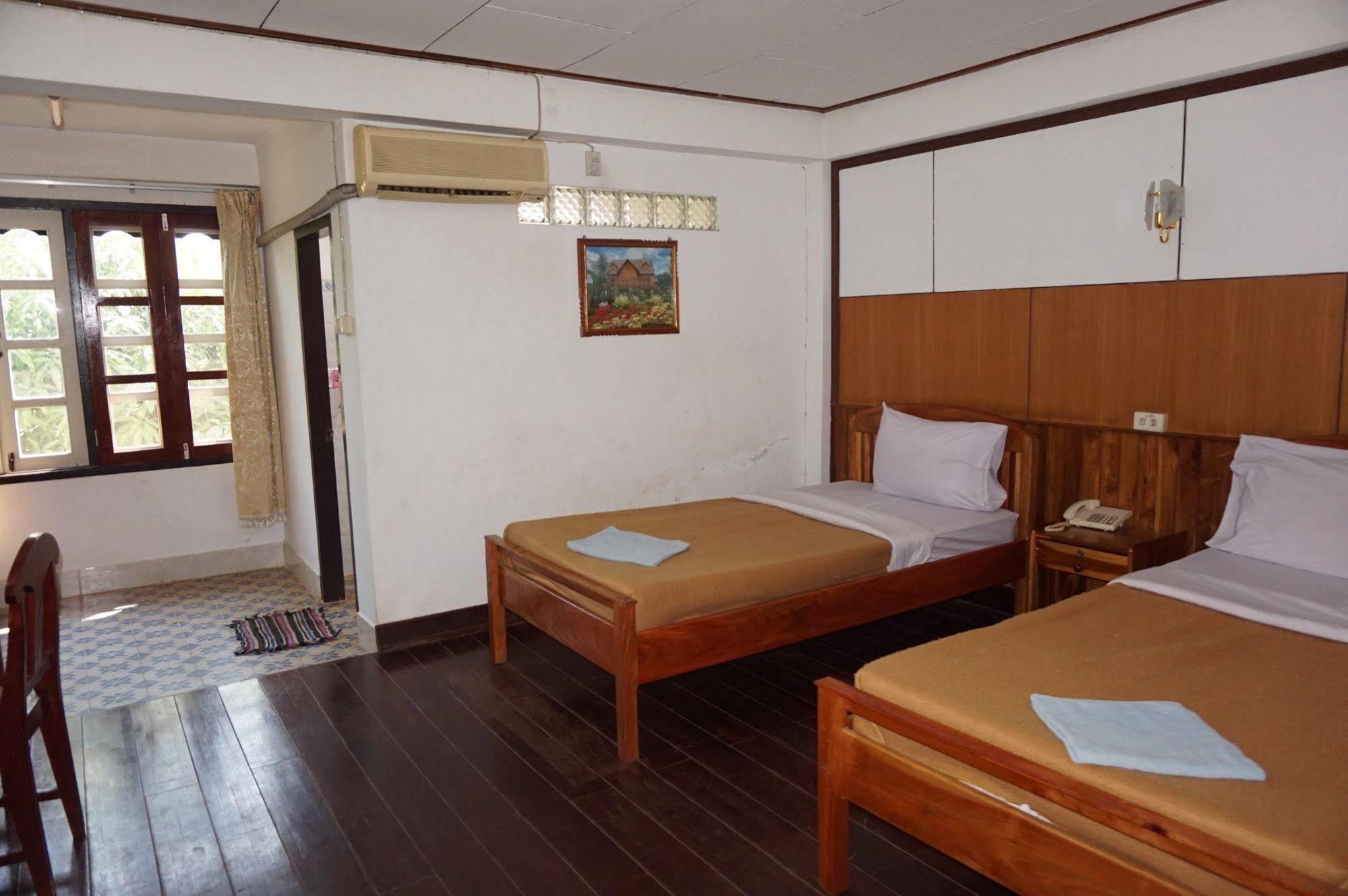 Champa Hotel Pakse Exterior photo