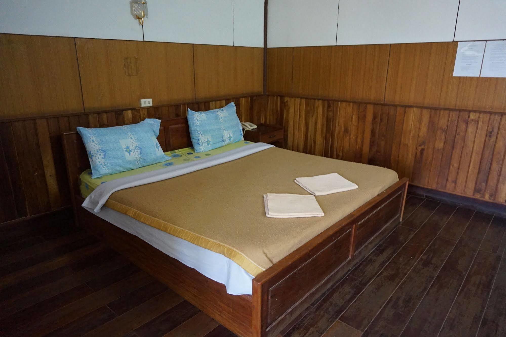 Champa Hotel Pakse Exterior photo