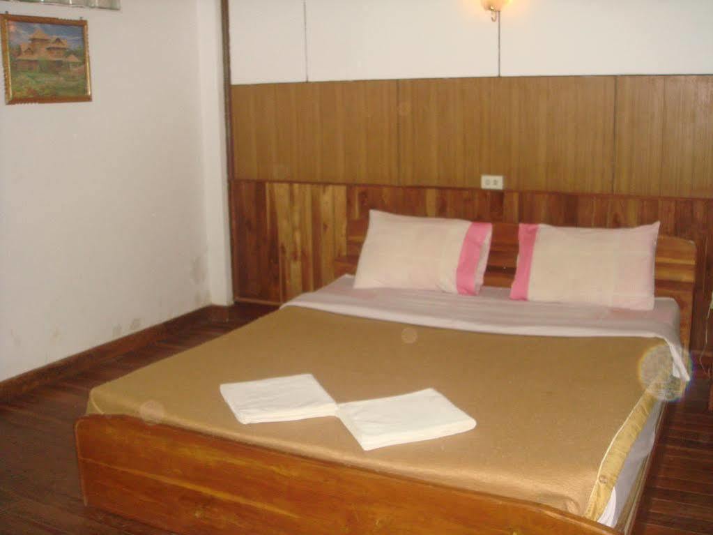Champa Hotel Pakse Exterior photo